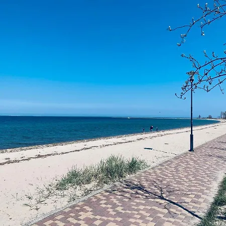 Karmelowa Rum i privatbostad Mosty (Puck)